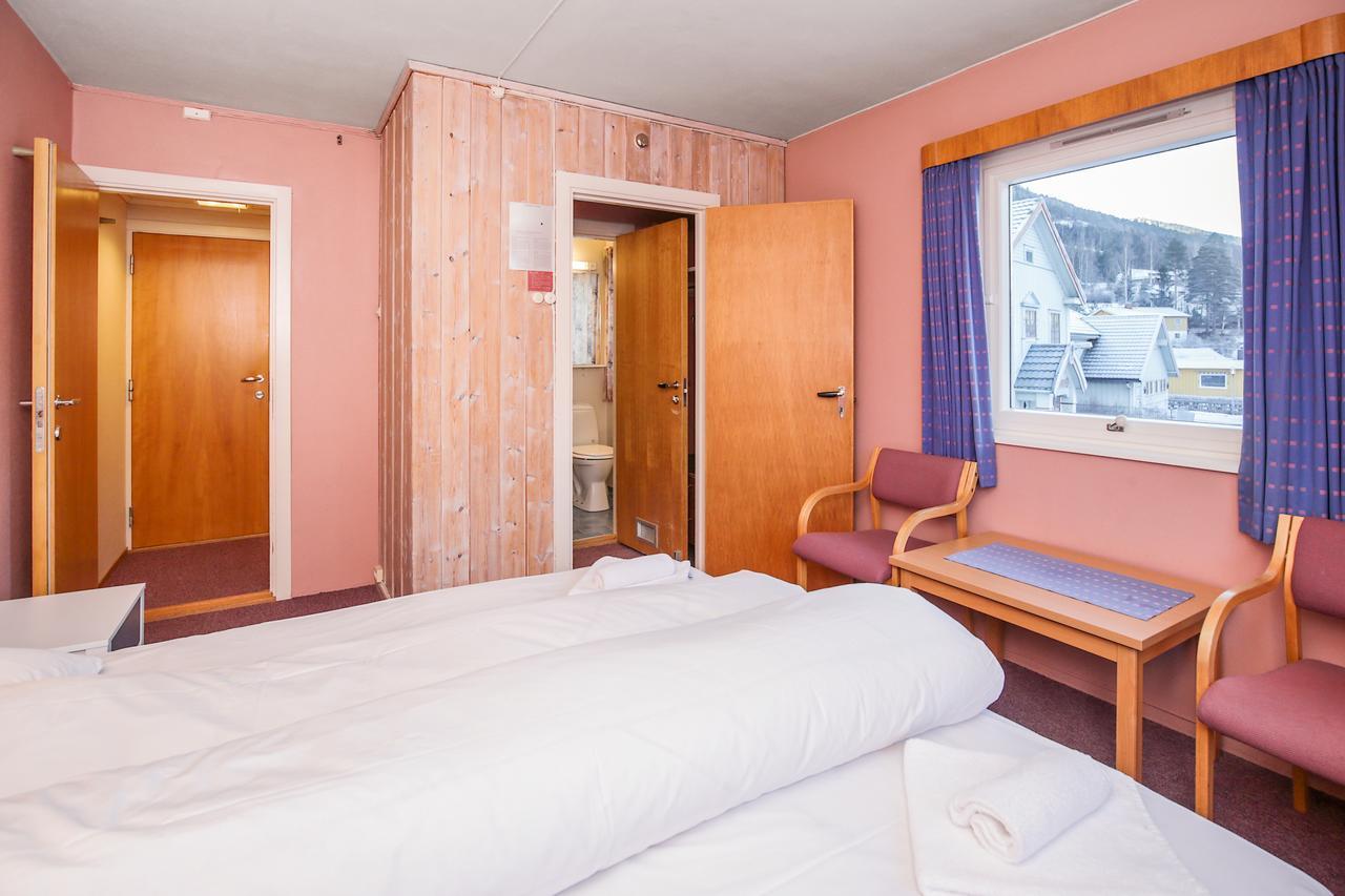 Thoen Hotel Несбиен Экстерьер фото